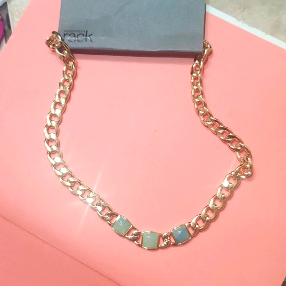 ☆NWT☆ Gold curb chain necklace with 3 jade stones
